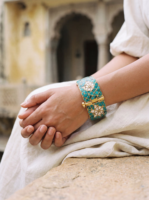 Neel Bangle
