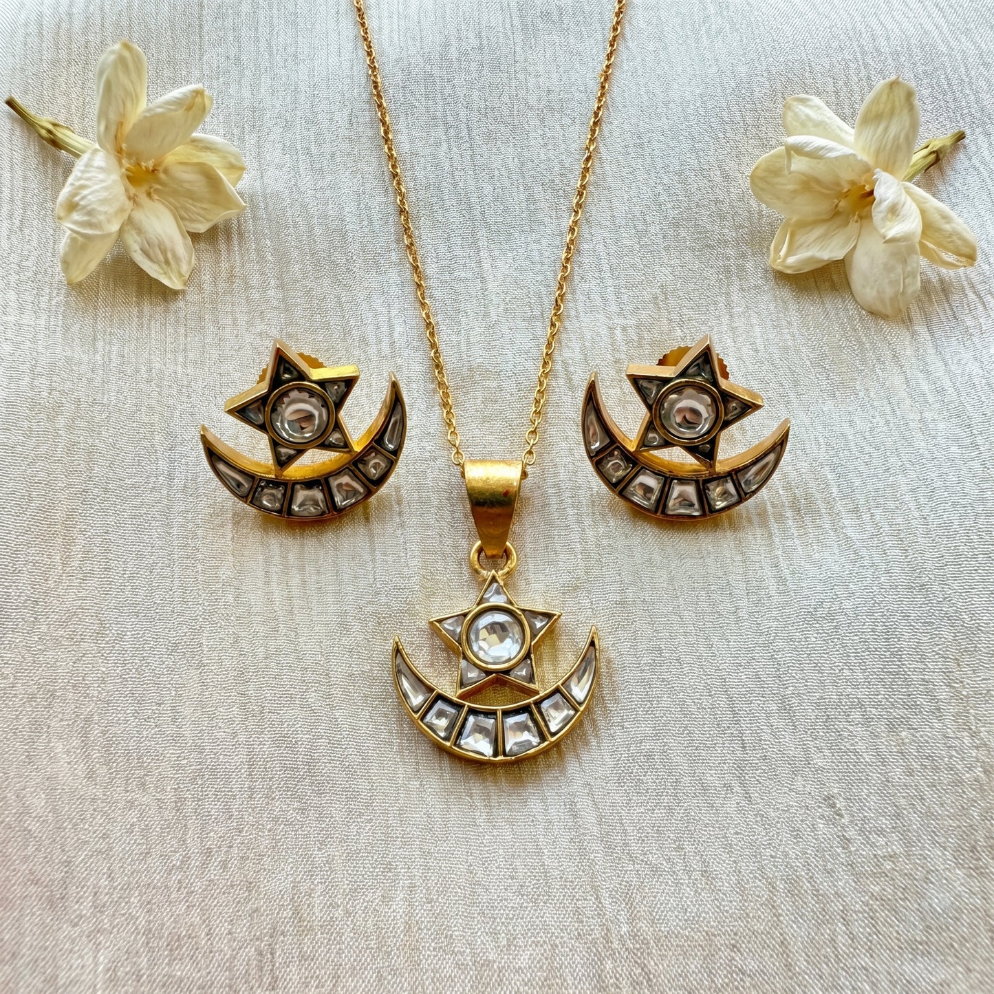 Chand Sitara Pendant Set