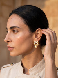 Moissanite Kundan stud earrings with a lustrous pearl drop