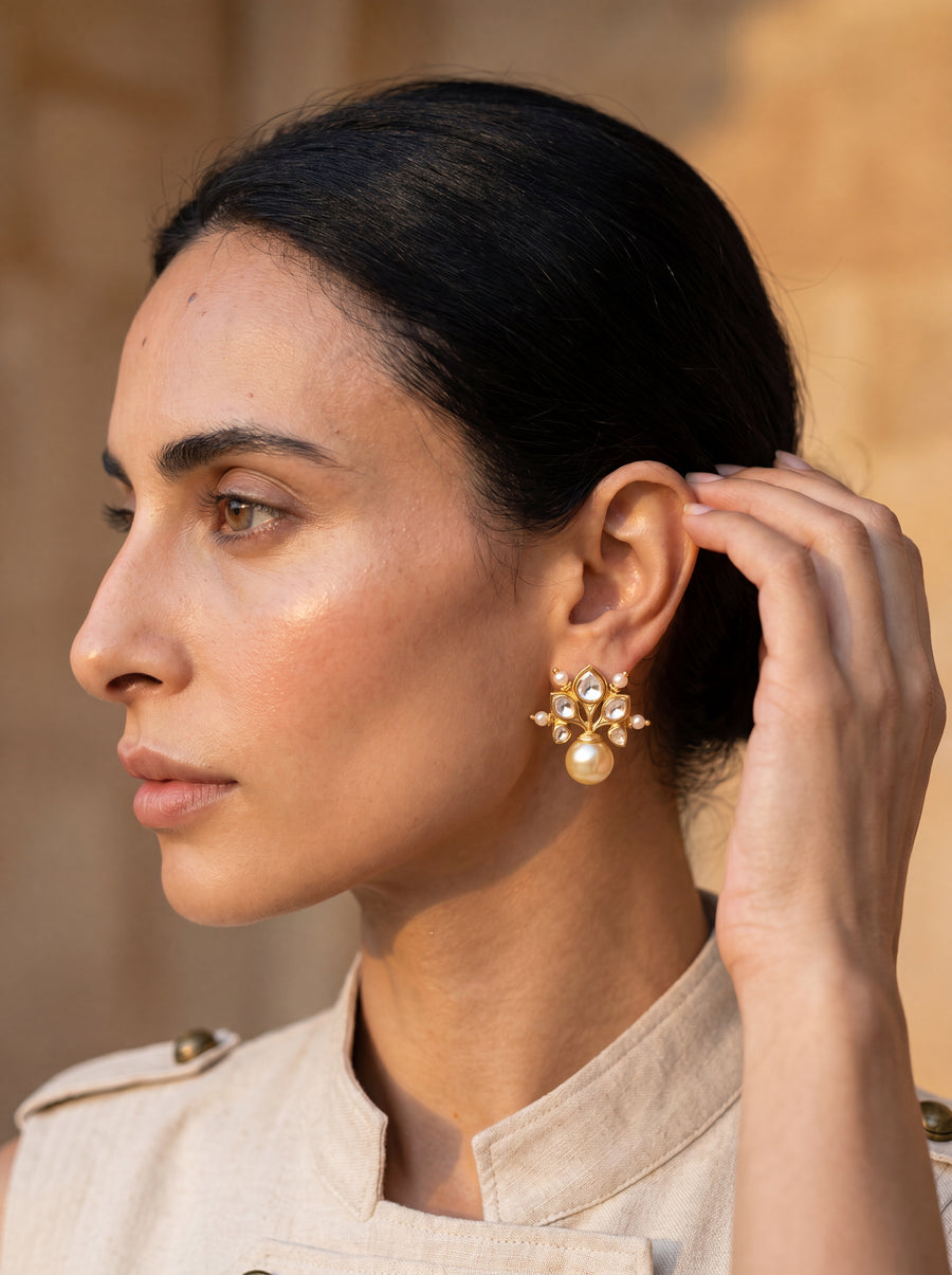 Moissanite Kundan stud earrings with a lustrous pearl drop
