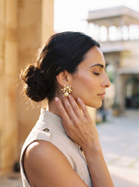 Moissanite Kundan stud earrings with a lustrous pearl drop