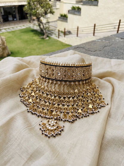 Ruhani Choker
